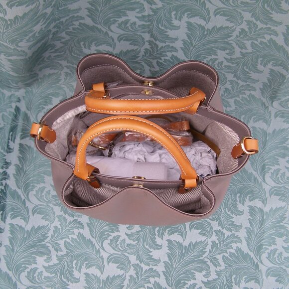 NWT Dooney & Bourke Smooth Leather Dawson Satchel in Taupe - Picture 4 of 16